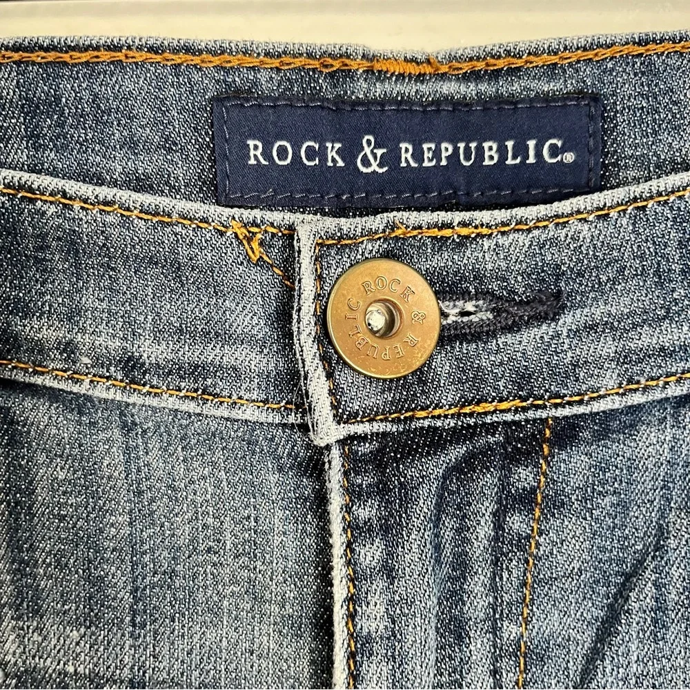 Rock & Republic Kasandra Bootcut Blue Distressed Jeans Low-Rise Pockets Stretch